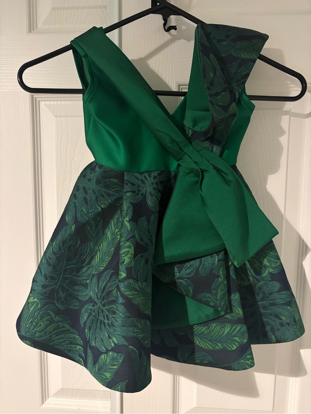 Emerald Leaf-Print Formal Dress for Girls with Bow Detail